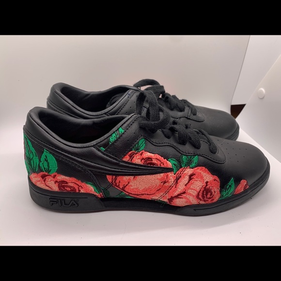 rose embroidered filas